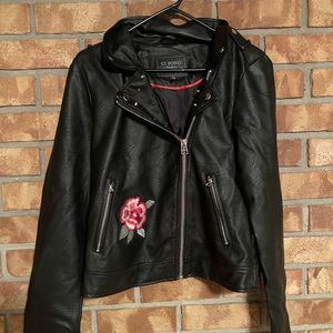 Ci Sono Premium Rose Vegan
Leather Jacket Stud
Never worn